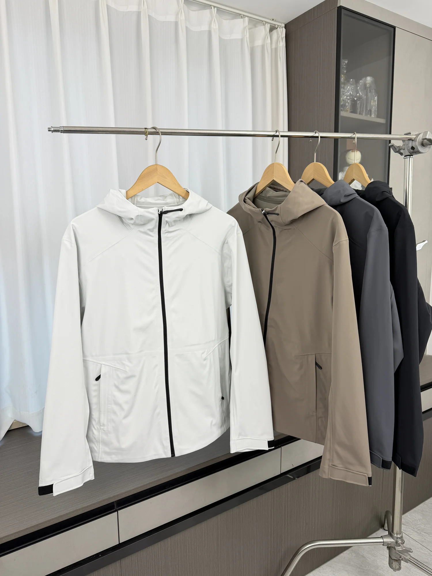 

High-End Series Waterproof Windproof Men's Spring Outdoor Casual Hooded Soft Jacket Fashionable Urban Style Long Sleeve...