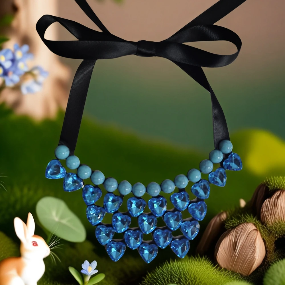 ترتدي النساء على شكل زهرة قلادات على أساس يومي، بالإضافة إلى هدايا مجوهرات صناعية شفافة وملونة #4