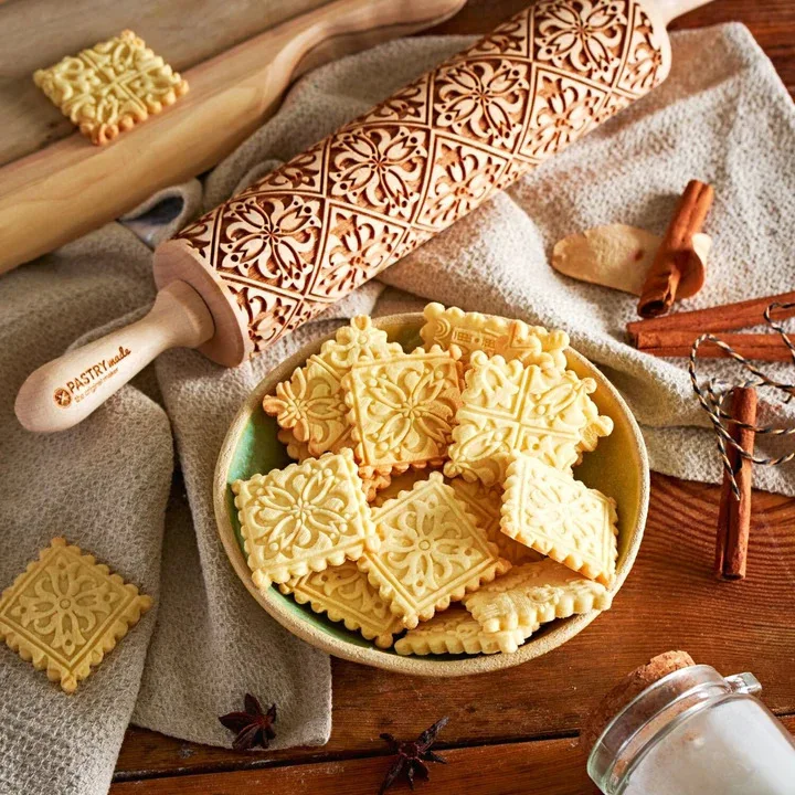 

Vintage Patterned Embossed Rolling Pin, Printed Sugar Coated Biscuit Rolling Pin, Christmas Themed Dessert Mold, Kitchen Tools