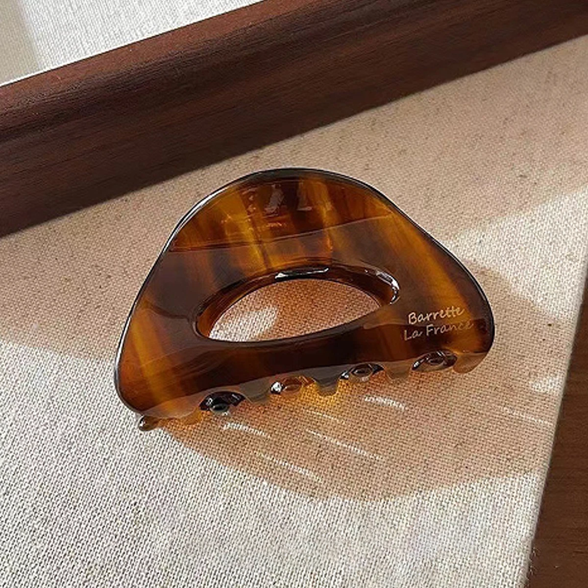 1 Stück Koreanische Halbkreisförmige Hohle Acetat-Haarspange in Mittelgroßen, Kaffeefarben, Einfache Halb-Up-Pferdeschwanzspange für die Rückseite des Kopfes – Detail 4