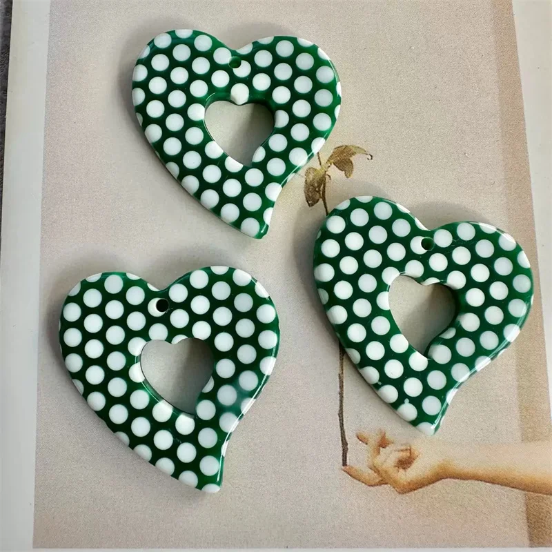 New style 40pcs/lot color dots pattern print cartoon hearts shape resin beads diy jewelry garment hair accessory
