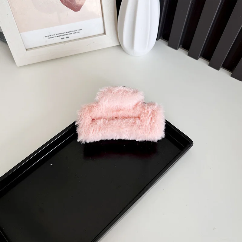 Faux Fur Hair Clip Lovely Wear-resistant Hair Accessories Comfortable To Wear Winter Hair Accessories Perfect Hairpin Fit