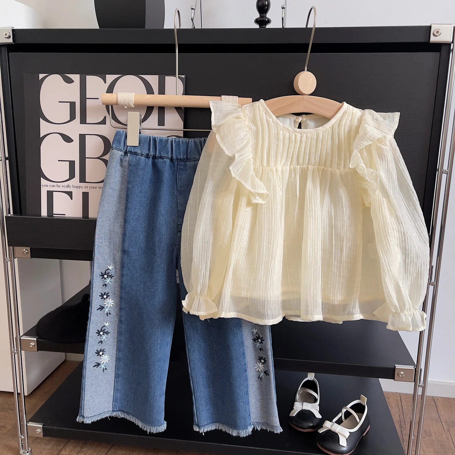 Spring New Children Clothes Suit Girls Flying Sleeves Doll Shirt Top+ Embroidered Flower Contrasting Colors Denim Wide Leg Pants