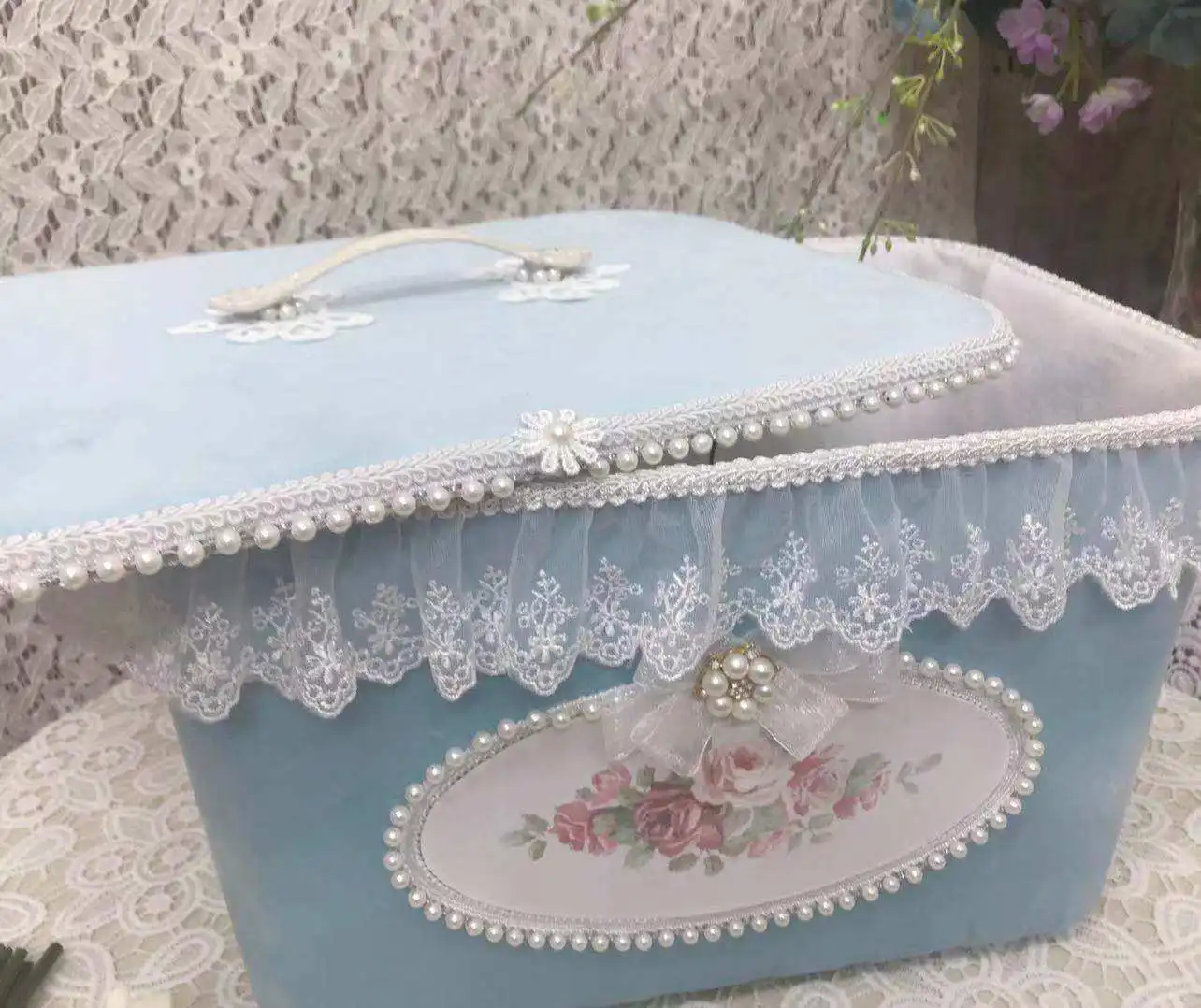 White and blue suede storage box, clothes toy finishing with lid, household storage box push