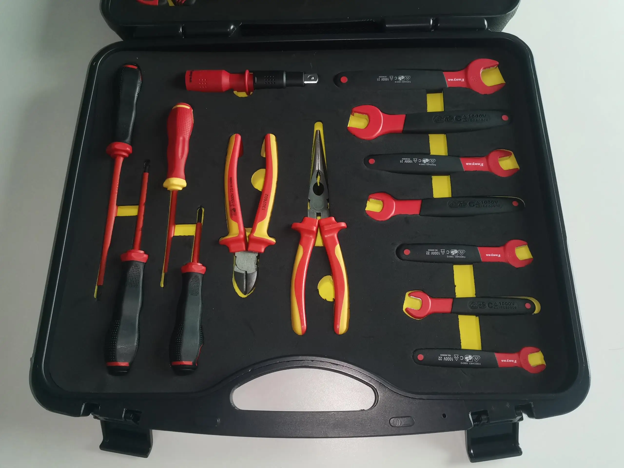 1/2\'\' Socket Wrench Tool Kit Insulated Electrician Tool Box Crowfoot Spanner Screwdriver T-handle Pliers Stripping Knife Scissor