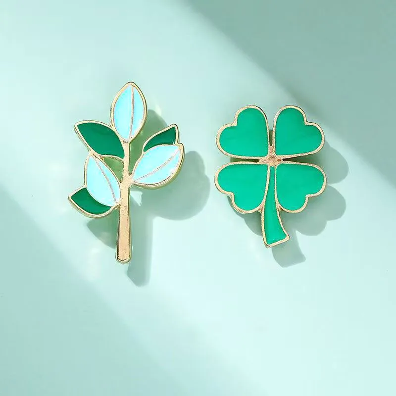 Lucky Four-leaf Clover Brooch Exquisite and Versatile Alloy Badge Green Plant Badge Buckle Pin Clothing Bag Brooch