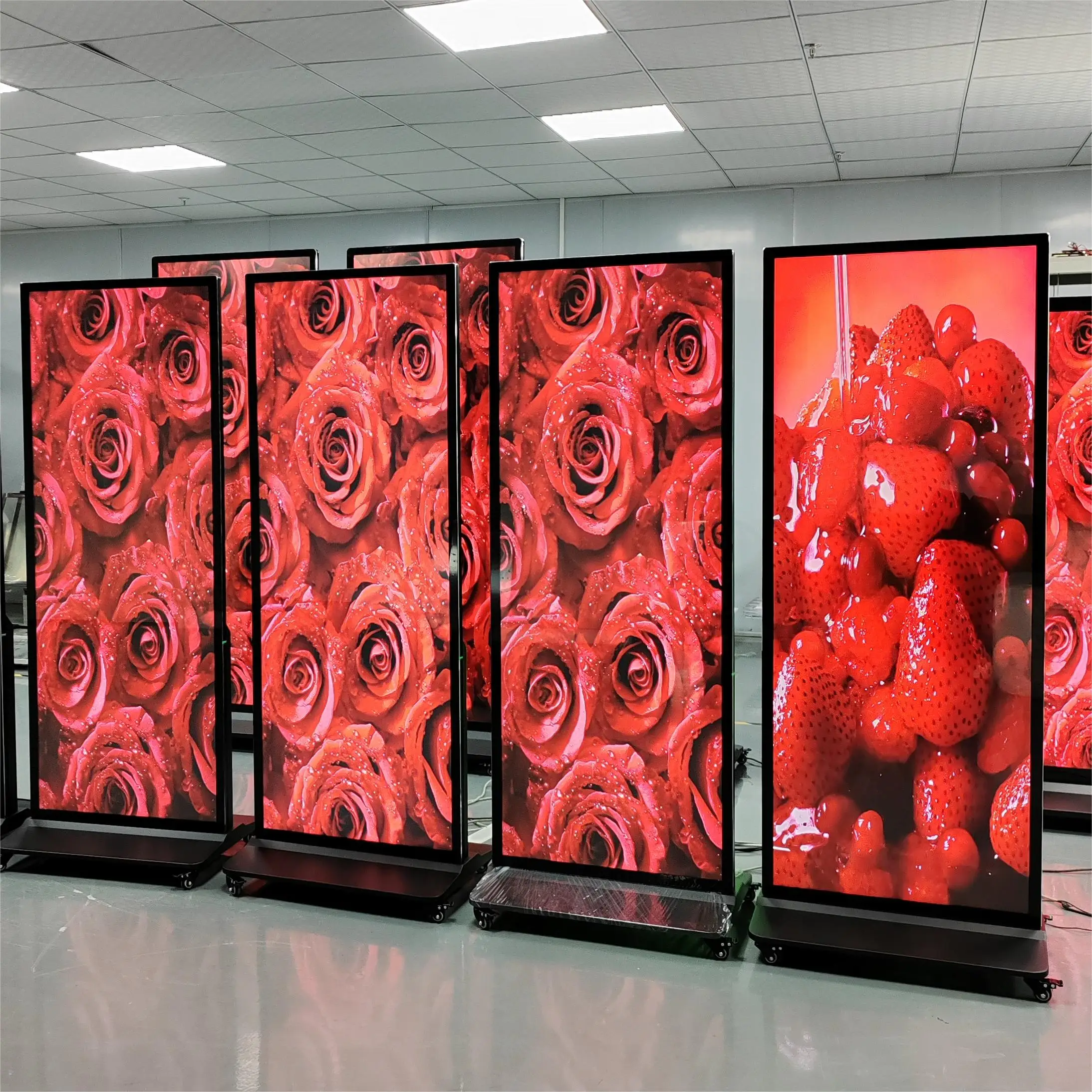 จอแสดงผลดิจิทัลแบบตั้งพื้นสำหรับโฆษณาในร่ม ขนาด 65, 70, 86 นิ้ว แบบเต็มหน้าจอ LCD พร้อมพอร์ต USB และ WiFi