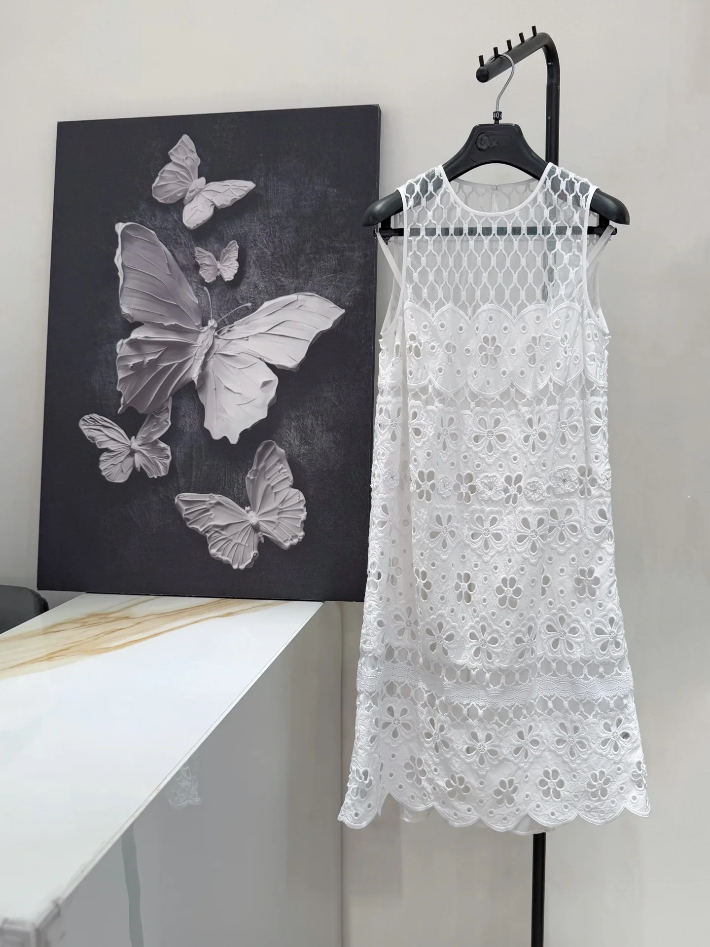

Ladies' 3D flower embroidered hollow dress Diamond Spaghetti Strap Dress Woman Clothes Fashion 2 pieces sets