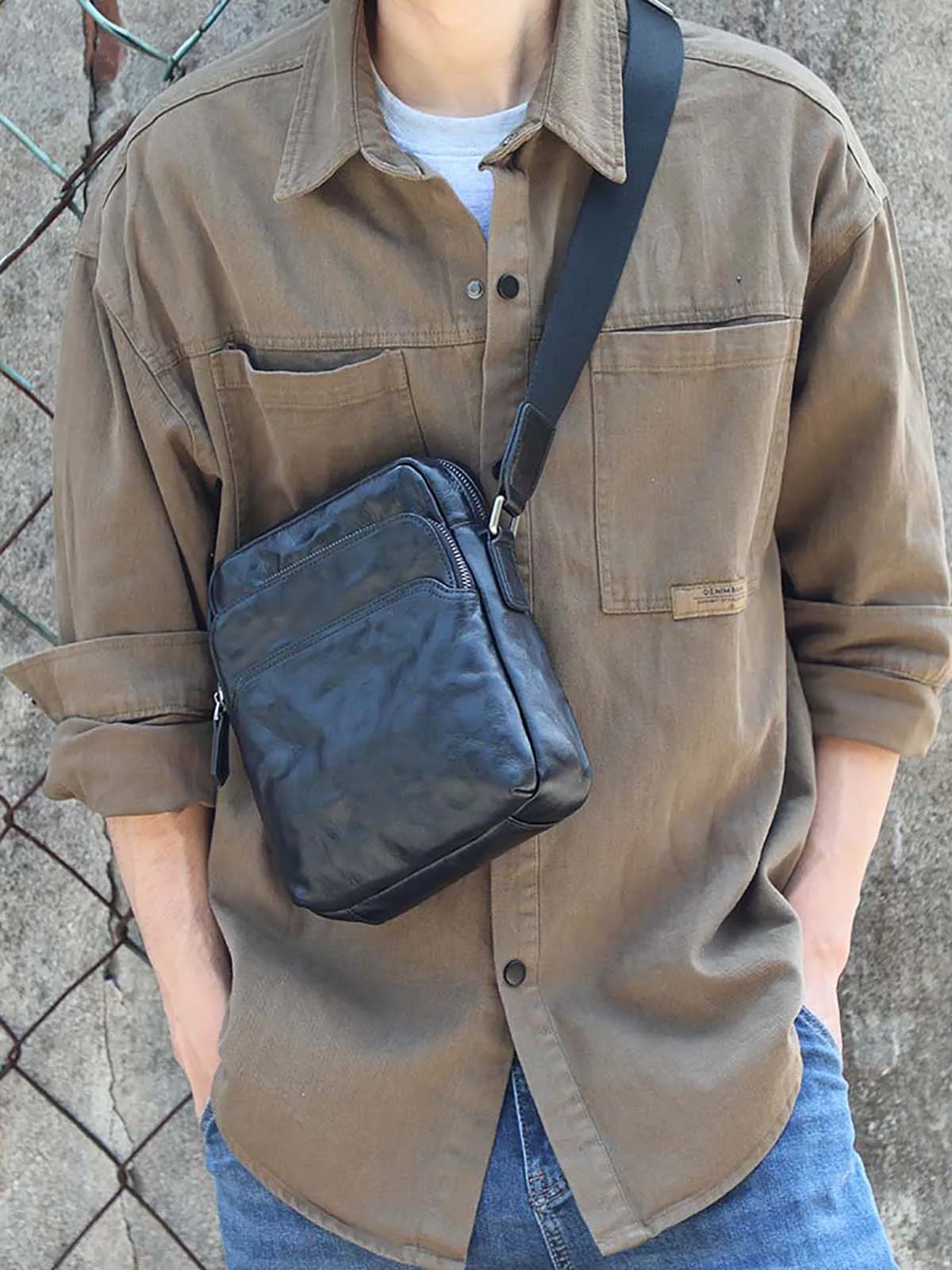 S.WORKER Vintage Vollnarbenleder Herren-Umhängetasche Echtleder Crossbody-Tasche Handgefertigte Leder-Messenger-Tasche für Männer – Detail 5