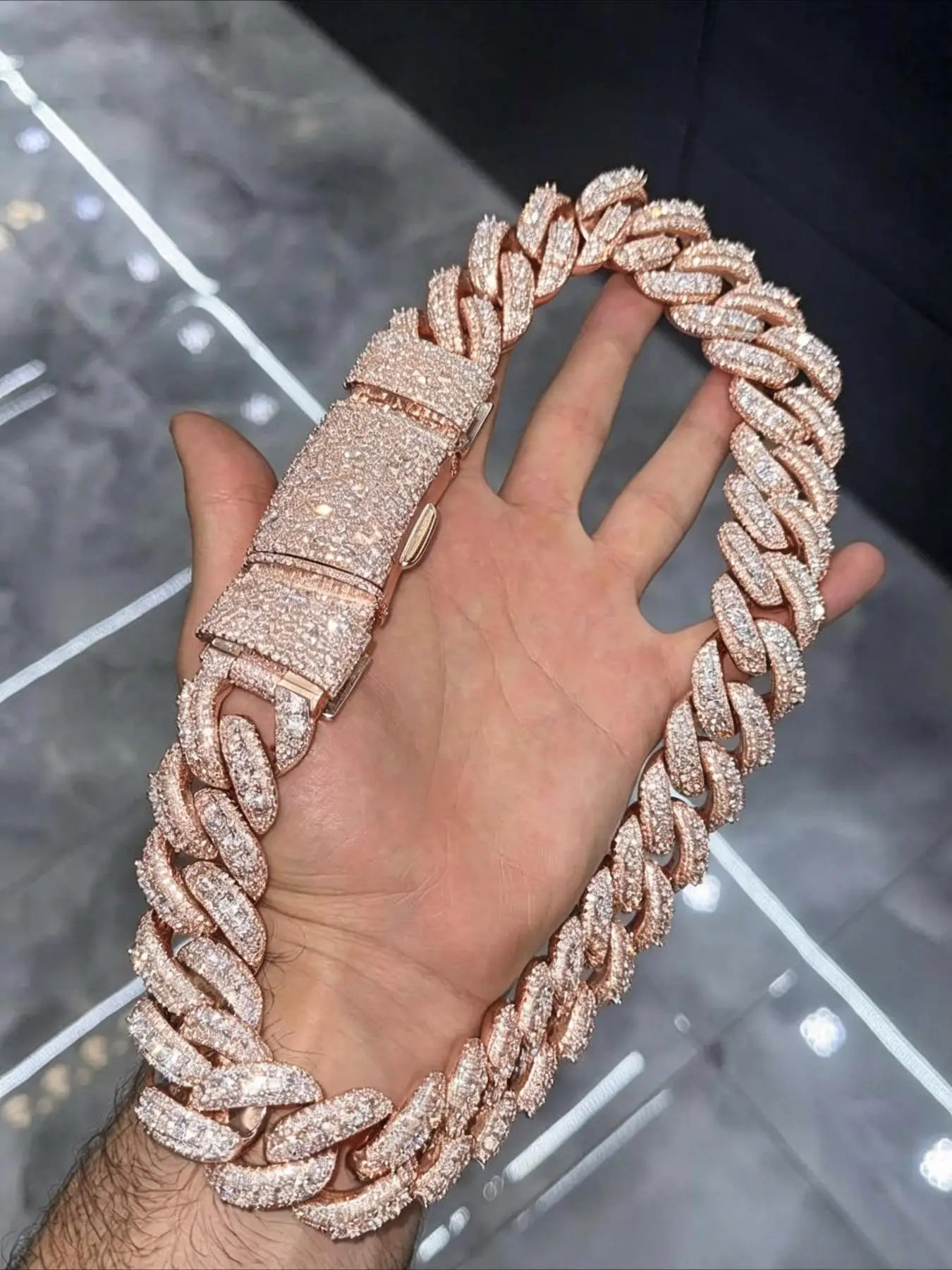 22Mm Rotatable Button Head, Light Luxury and Versatile Gold-plated Cuban Neck Chain with Exquisite Diamond-encrusted Lock,