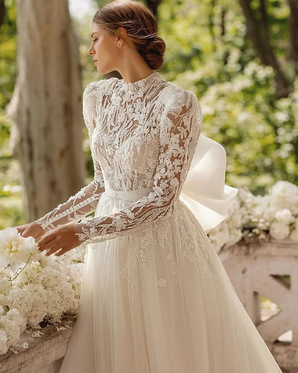 Luxury Ladies Elegant Bridal Wedding Dress Lace Applique Fashion High Neck Long Sleeve Crystal Modern Big Bow Seaside Wedding