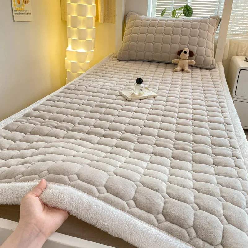 

2024 Winter Milk Velvet Bedspread King Size Bed Cover Quilted Mattress Pad Washable Mattress Protector Bed Linen Queen Bedsheet