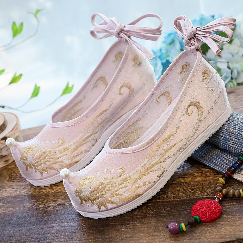 2025 women embroidery weaving gold Chinese ancient princess shoes girl hanfu tang dynasty yue opera dance vintage shoes q151