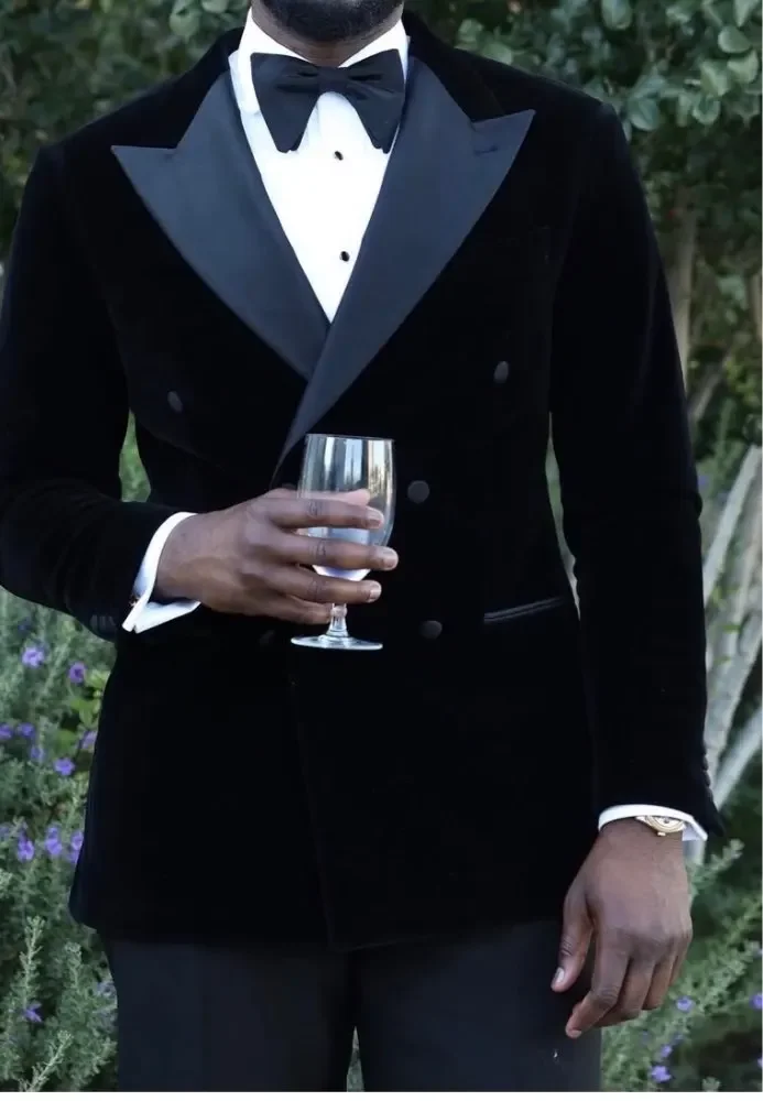 

Black Velvet Groom Tuxedos Men's Evening Prom Dress Business Suits Party Clothing (Jacket+Pants+Bow Tie) W:505