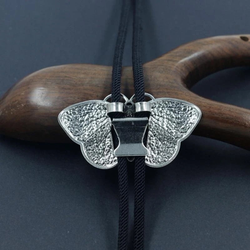 彫刻の編み靴型ボロタイングバタフライチャームカウボーイネクタイネックレスカントリースタイルボロタイカウボーイY166