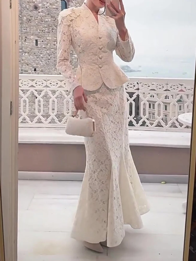 2025, neues edles Temperament-Abendkleid, Spitzenapplikation, hohles Party-Outfit, V-Ausschnitt, Langarm-Top, Mertail-Rock, zweiteiliges Set