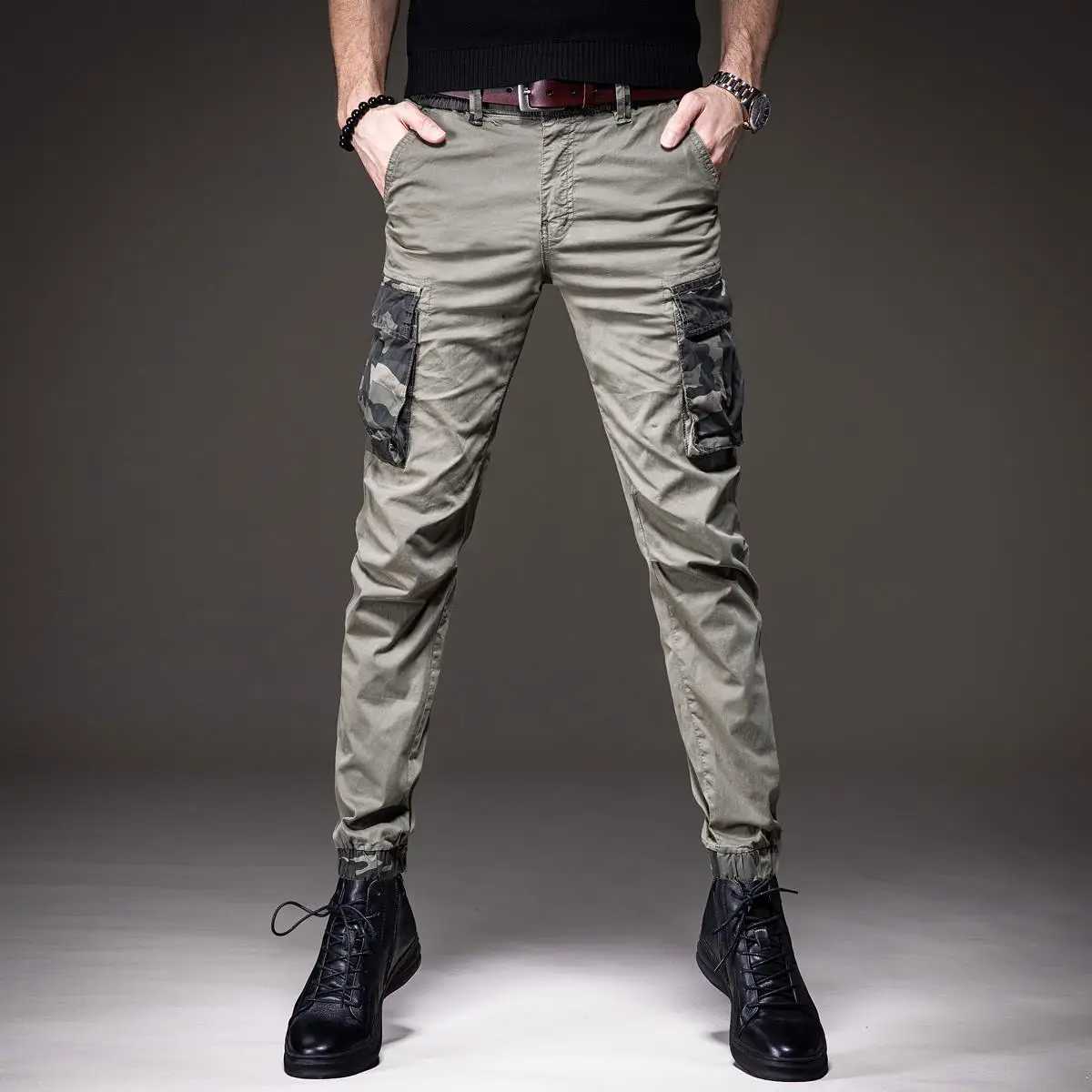 

Men’s Light Luxury Camouflage Decors Outdoors Sports Jeans,Wear-proof Cargo Pants,Army Fans Slim-fit Multi-pocket Casual Pants;