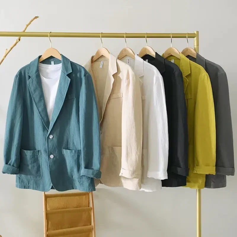 Herrenmode, einfarbige Baumwollblazerjacke, leicht, atmungsaktiv, mit einem Knopf, lässiger Anzugmantel, Frühling/Sommer, Oberbekleidung. – Detail 3