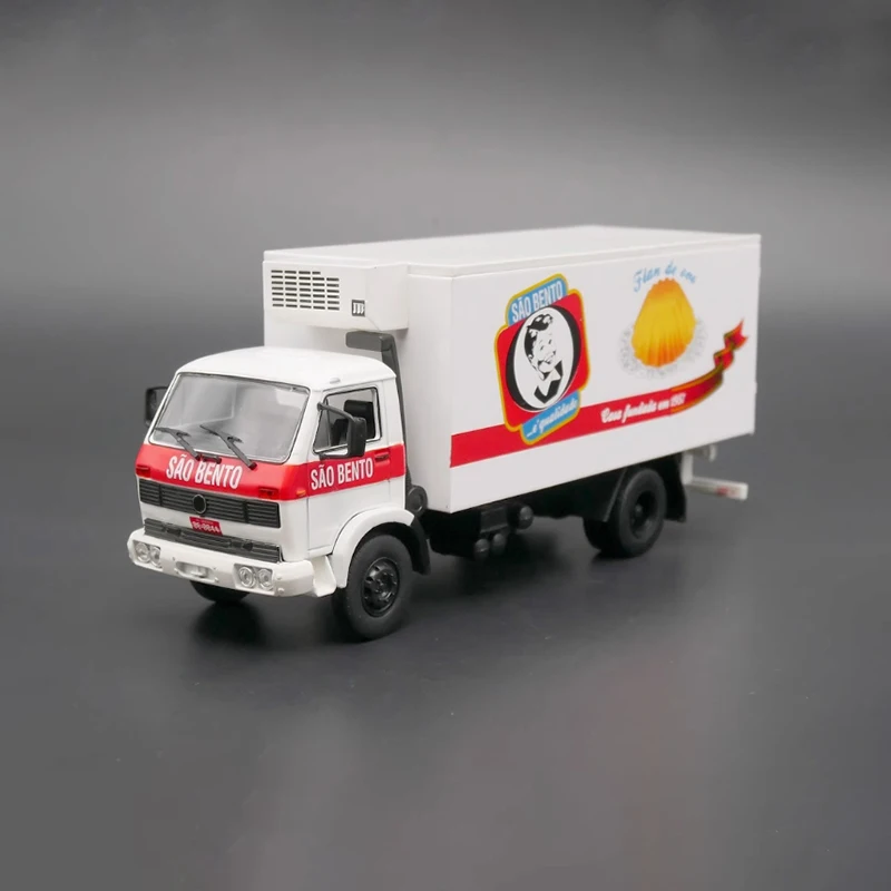 

IXO Diecast 1:43 Scale Cold Chain Truck Alloy Car Model Finished Product Simulation Toy Collection Gift Static Model Display