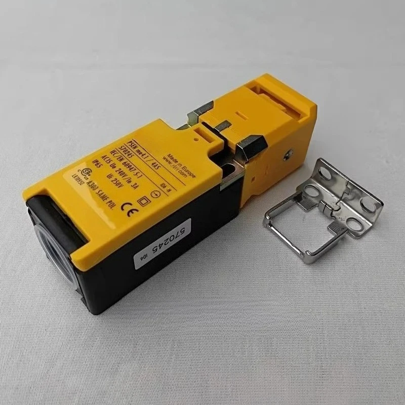 

(PILZ) PESN ME4.1 injection protection switch Haitian injection molding machine accessories plug-in travel switch