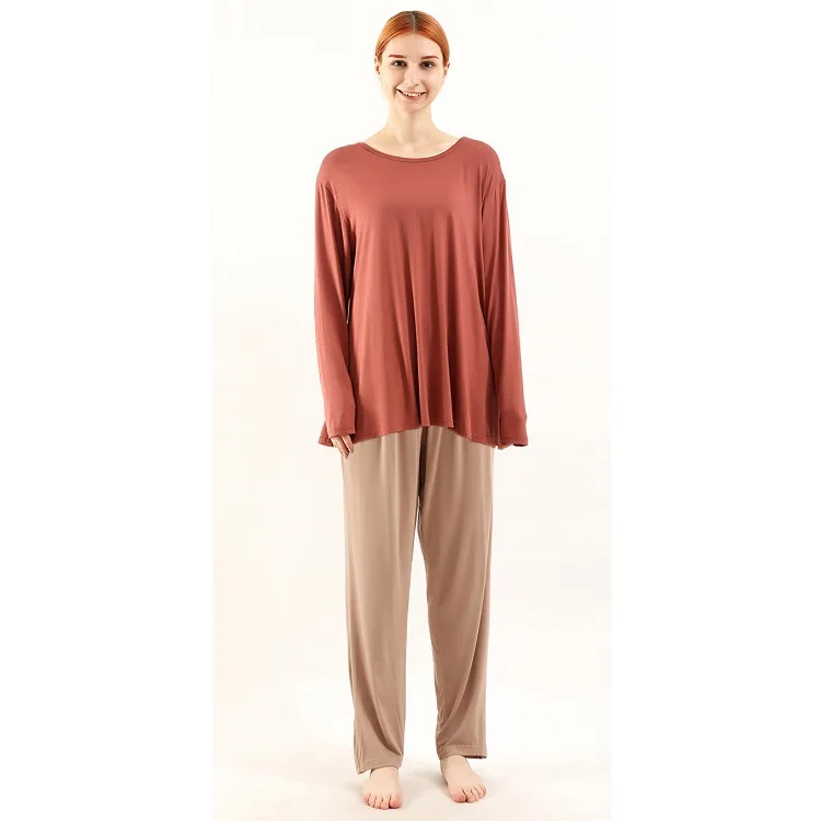_cinnabar red top + skin color pants