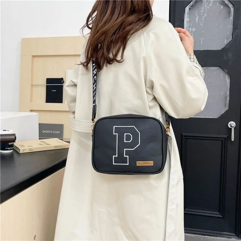 

Trendy Women's Handbag Crossbody Shoulder Bag Leather Made Elegant Classic Design For Ladies Daily Use