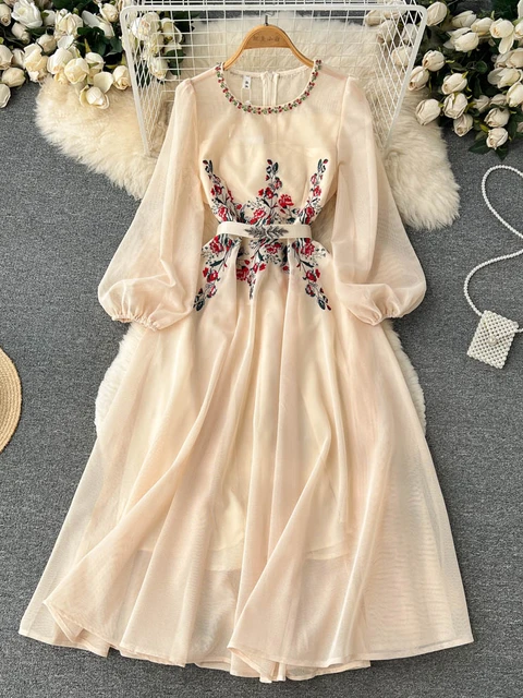 Belle en robe sale