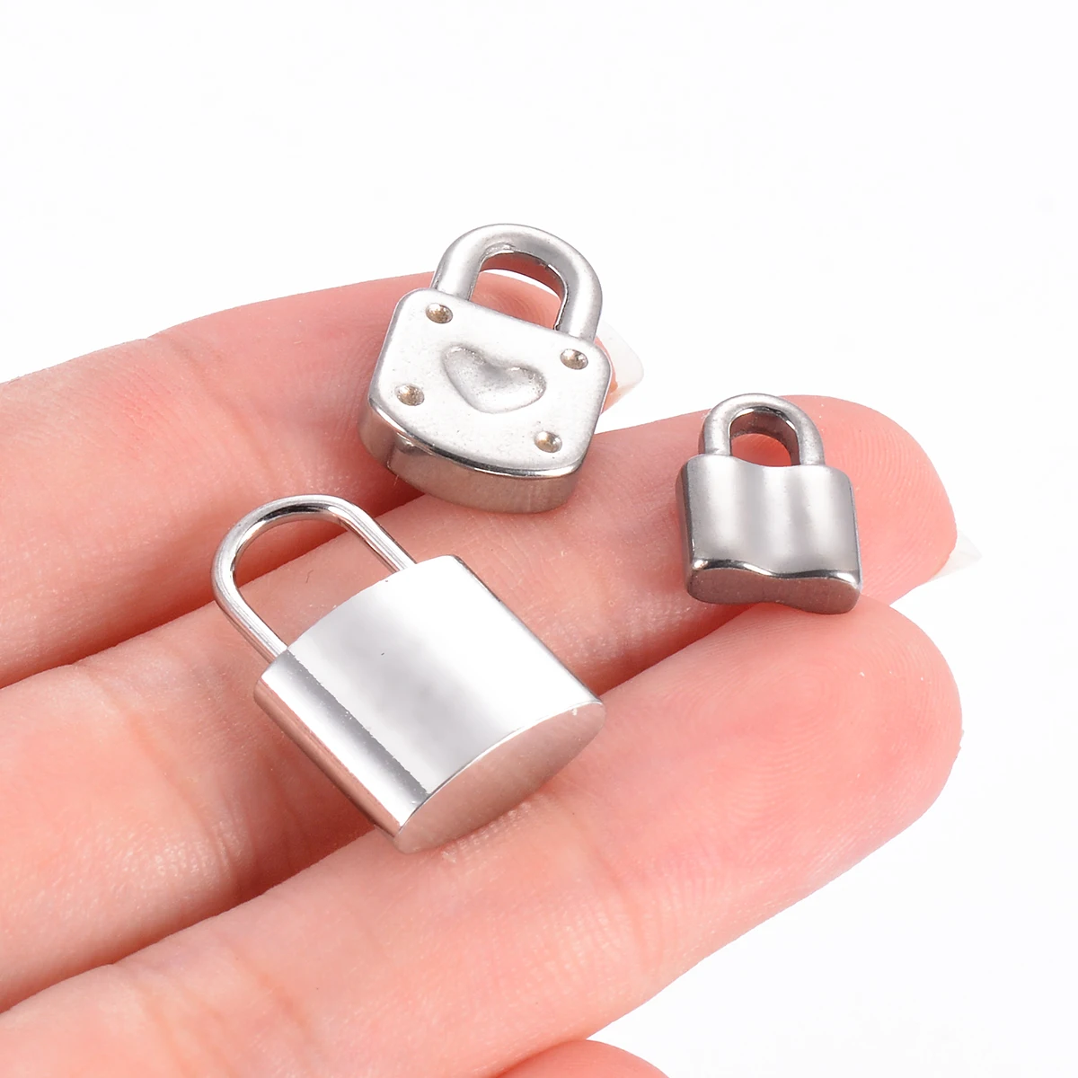 5ピース/ロットステンレス鋼ロックペンダントスクエアロックパドロックチャームはDIYネックレスブレスレットに適合しますジュエリー