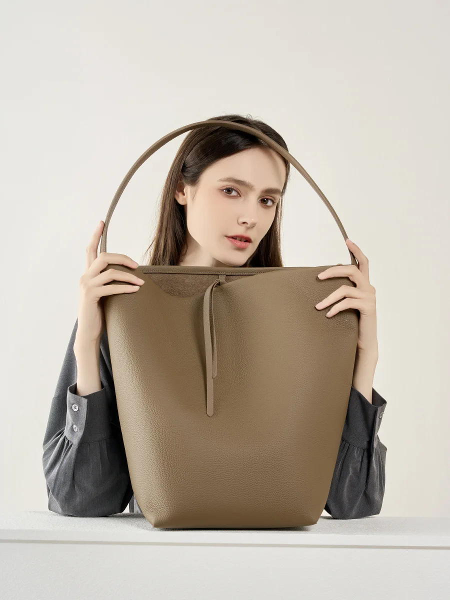 Genuine Leather Bucket Bag,  Japanese and Korean lazy Style Large Capacity Single Shoulder Tote Bag Casual Bag For Women