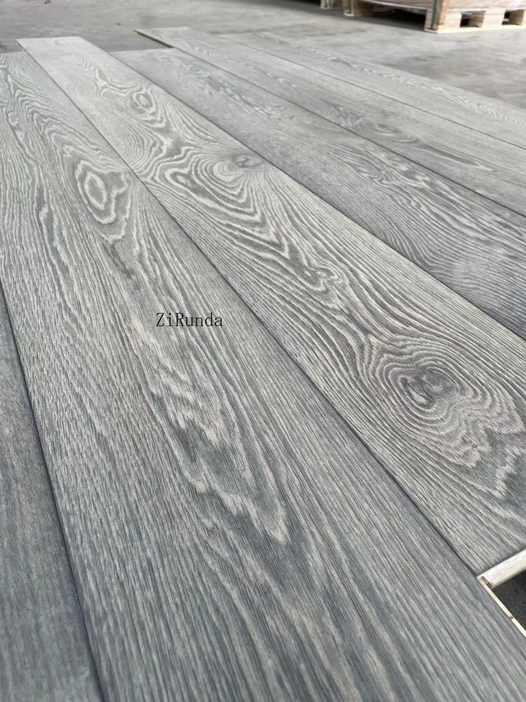 Maßgeschneiderte Version, 18 mm, luxuriöser, moderner, mehrschichtiger Holzboden aus Eichensperrholz