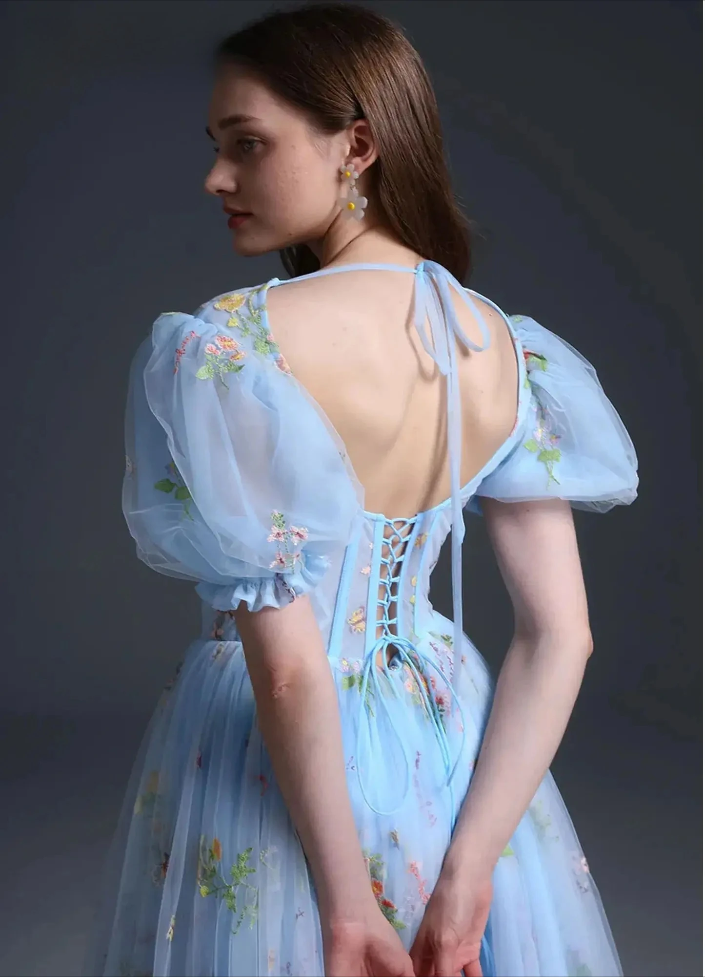 فستان حفلة موسيقية مشد بأكمام منتفخة على شكل قلب مزين بالزهور مع ثوب مسائي برباط بطول الشاي مناسب حسب الطلب #4