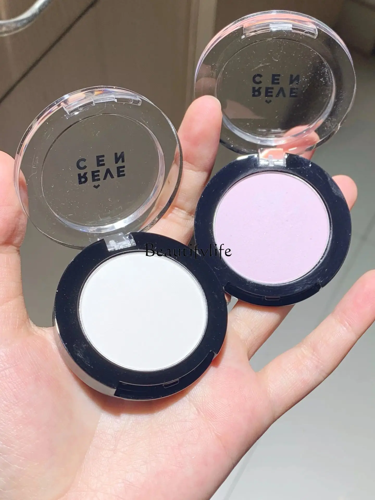 Monochrome Eyeshadow Brightening and Removing Yellow Highlight Blush, Chin Purple