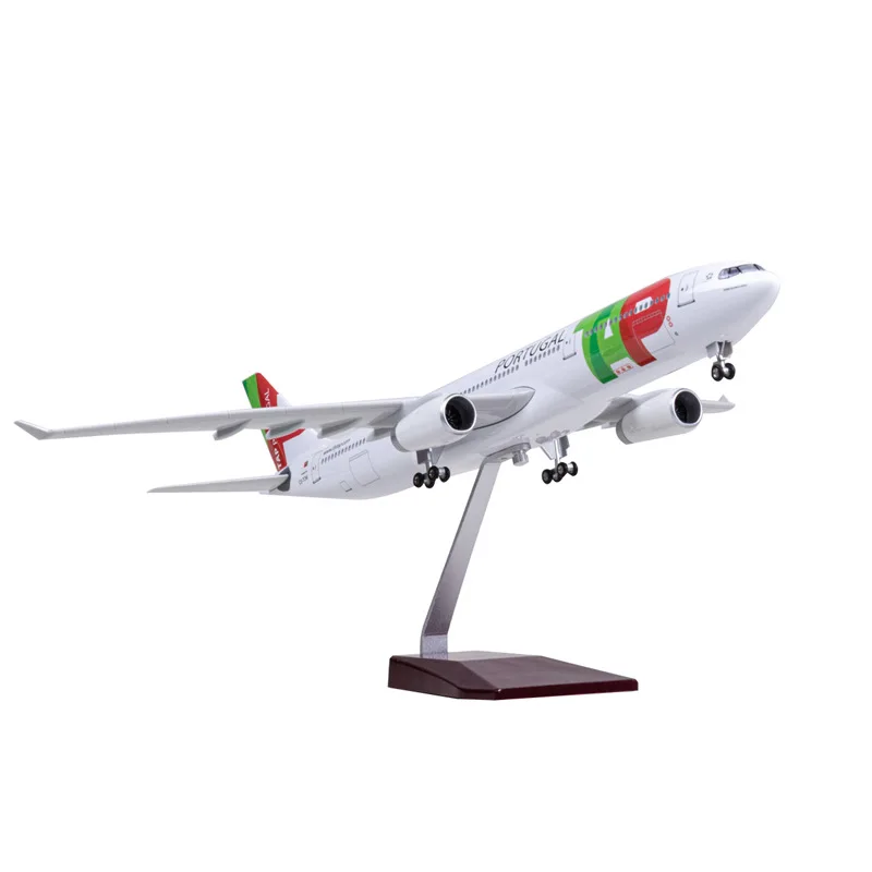 

1:135 Scale Airplane Air Portugal Airbus A330 With Wheels And Lights Resin Aircraft Model Collection Display Gift