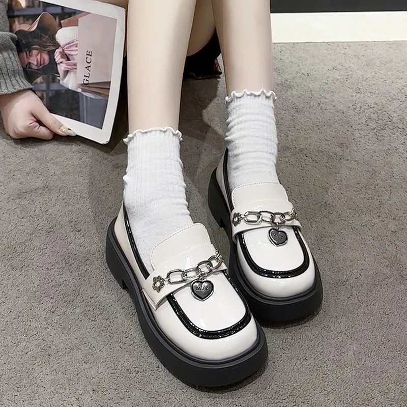 Women's Pumps 2024 New Metal Chain Design Women Loafers British Style Small Leather Shoes Comfortable Mid-heel Girl Uniform Shoe