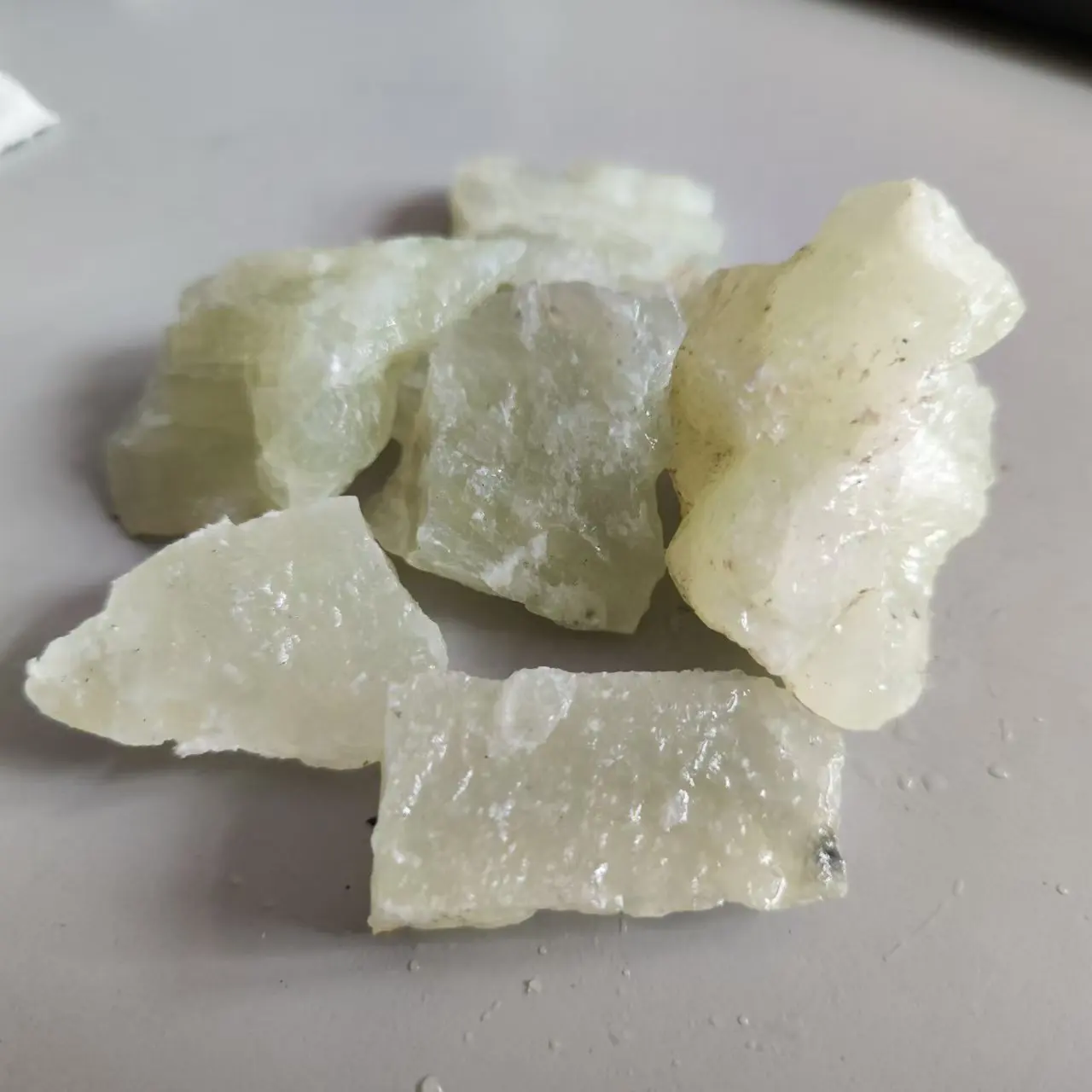 Natural Xiuyan Jade Stone Crystal Stone Serpentinite Raw Mineral Home Decoration Stone