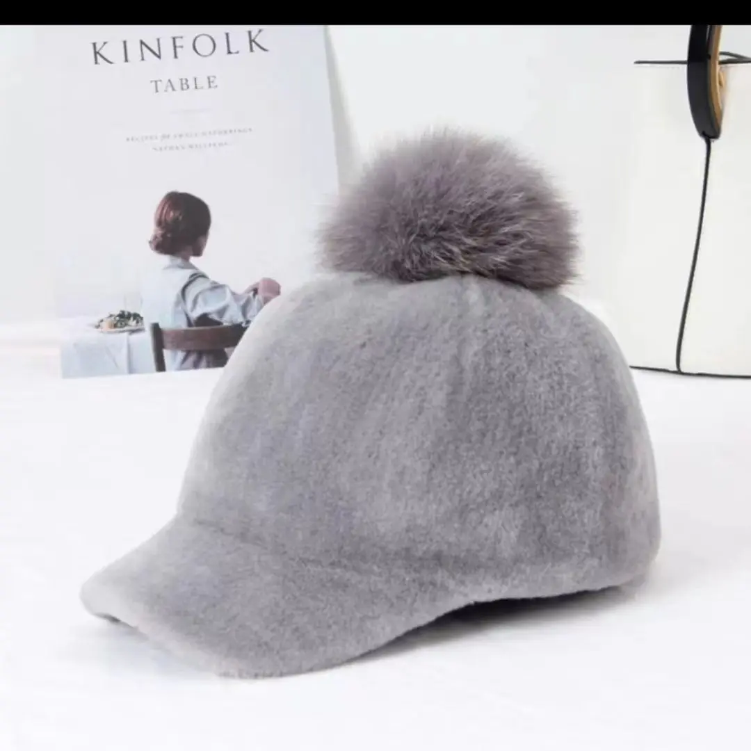 Autumn and winter new women\'s fur hat sheep velvet + fox ball ball cap