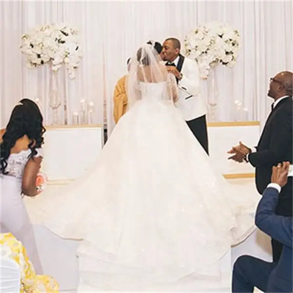 Vestidos de novia de talla grande de princesa personalizados ilusión manga larga llenas de perlas apliques de encaje hinchados boda real africana