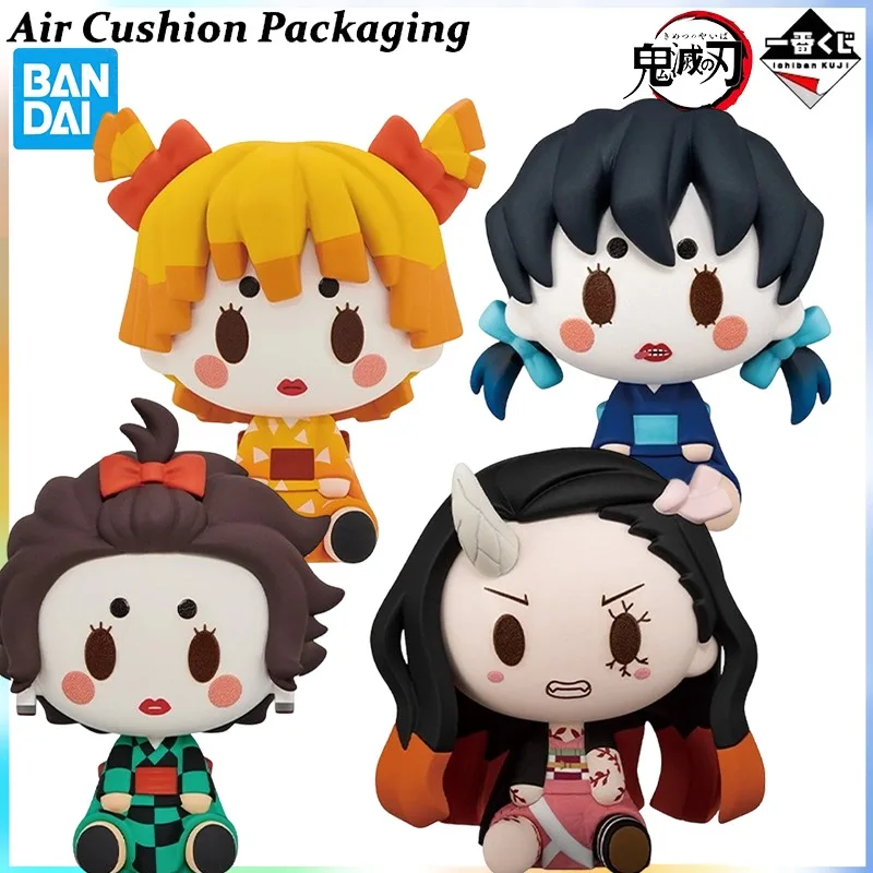 

Оригинальные мини-фигурки Bandai Ichiban Kuji из серии «Истребитель демонов»: Танджиро Камадо, Незуко Камадо, Иноске Камадо.