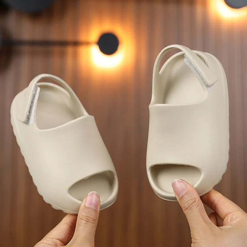 Children\'s Slippers Summer Wear Sandals Slippers Wholesale Soft Soles Breathable Comfortable Beach Shoes Hole Shoes Small Kids