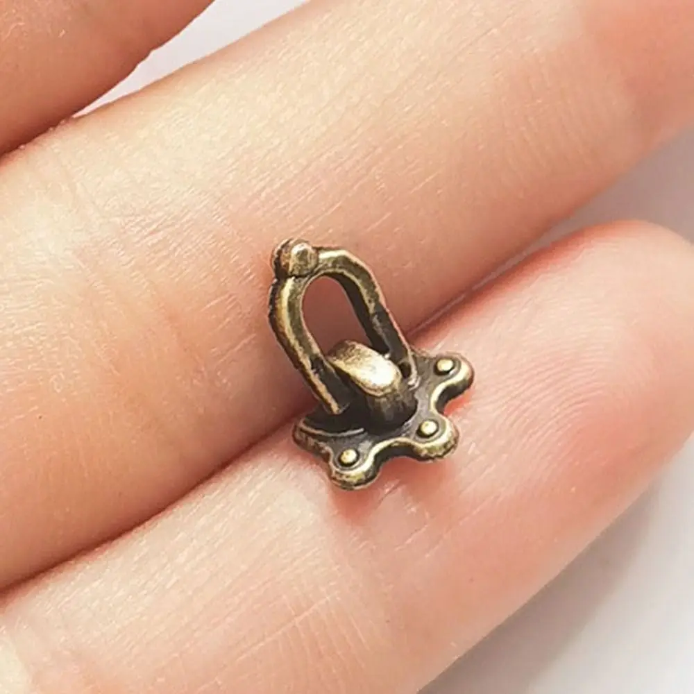 5 stücke Hohe Qualität Mini Metall Handwerk Schloss 4 Farben DIY Manuelle Gepäck Stamm Schloss Puppe Zubehör