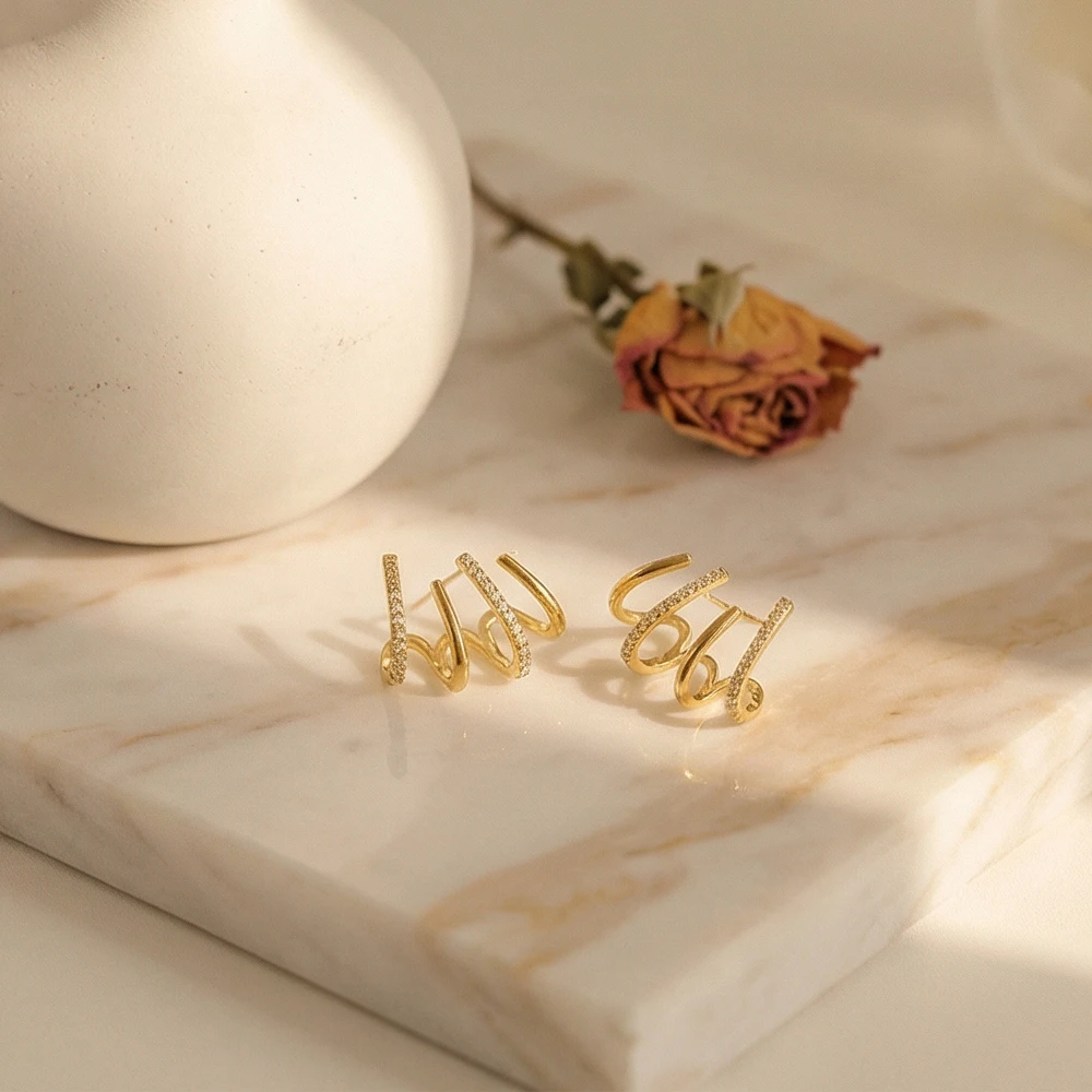 Zierliche Knorpel-Ohrringe mit Mikro-Zirkonia-Besatz, exquisite Piercing-Ohrringe für Damen, Ohrclip im koreanischen Stil, silberfarbener Schmuck, Großhandel. – Detail 4