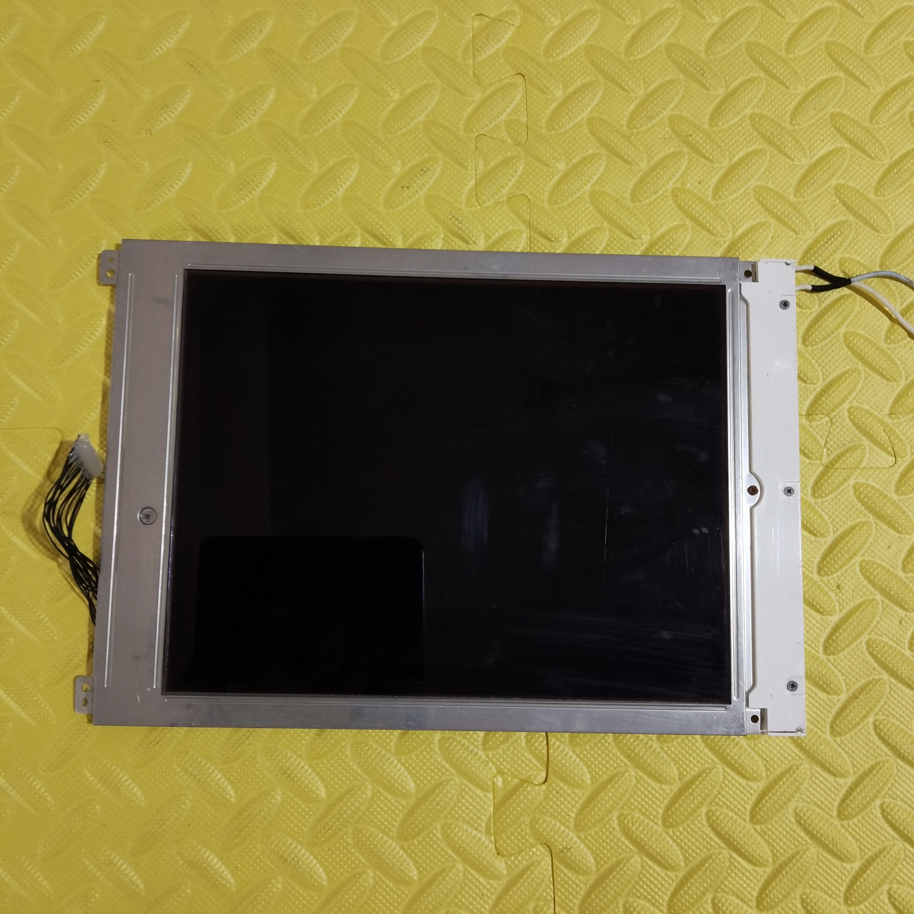 Schermo LCD LM64P829