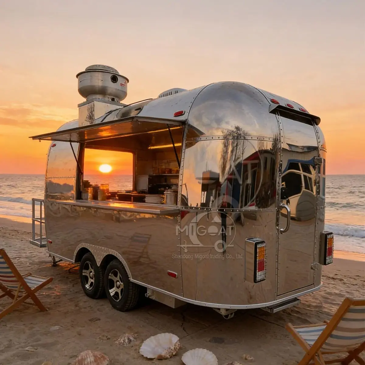 High-Quality Multi-Functional Small-Window Mirrored Stainless Steel Outdoor Food Trailer for Business Use
