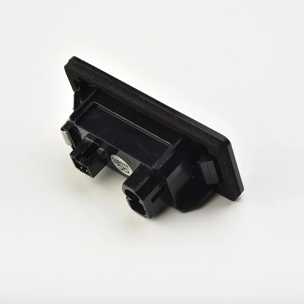 DC12V No Error LED Light License Plate Light Bulb 6000K Xenon For BMW E39 E60 E82 E70 E90 E92 X3/5/6 F10 F11 F16