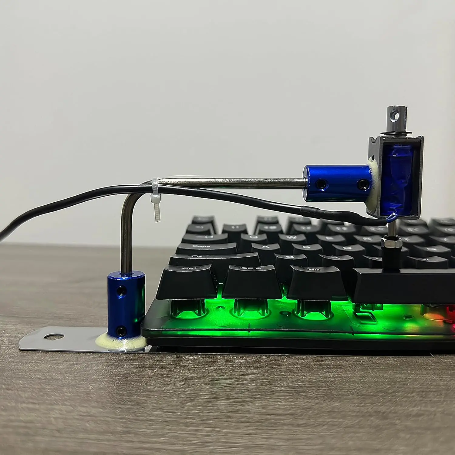 Adjustable Computer Keyboard Clicker-Physics Auto Random Click Game Assist Click Randomly and Game Auxiliary Anti-Dropping 1-30S