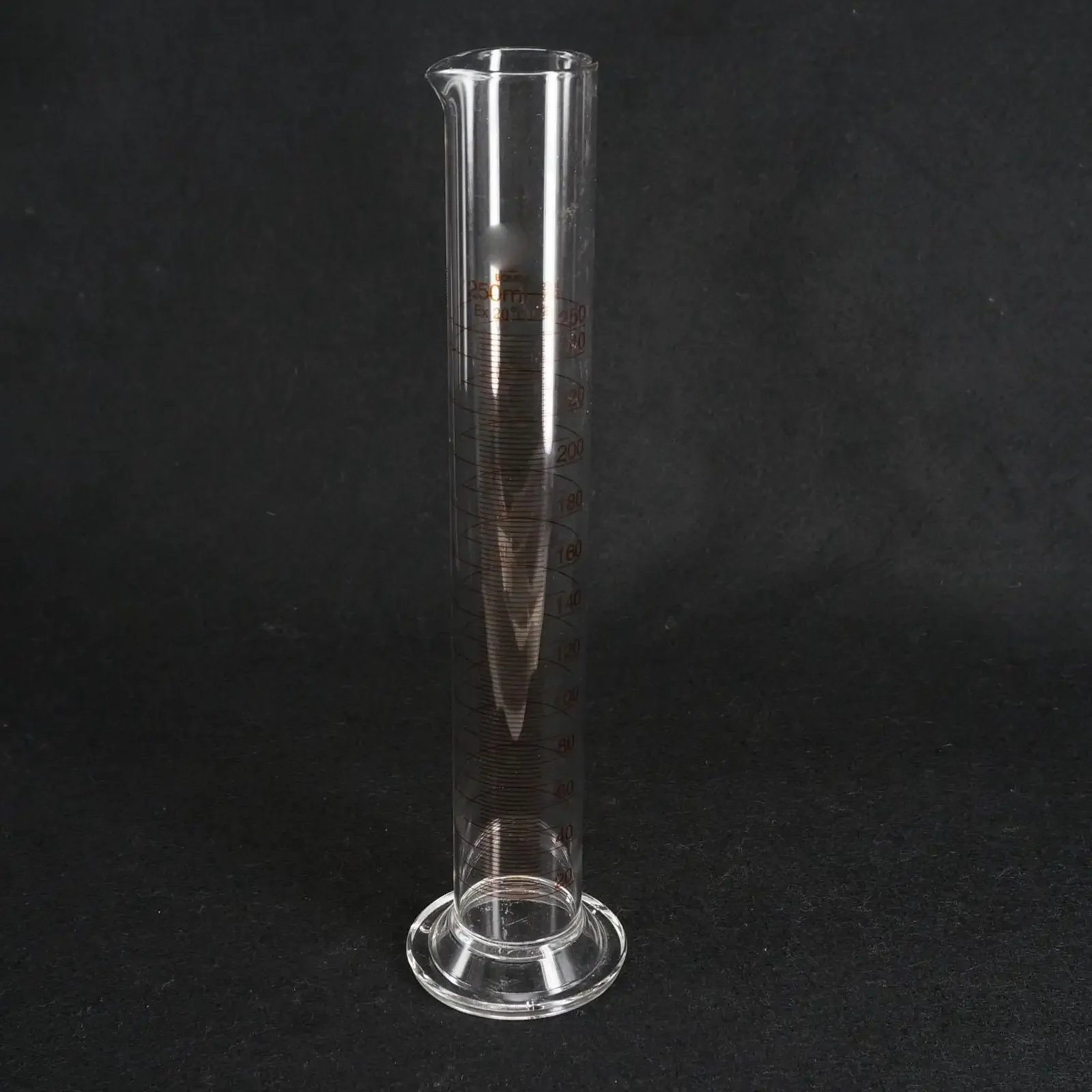 250ml Lab Glass Graduated Measuring Cylinder 110mm Height With Spout Glassware