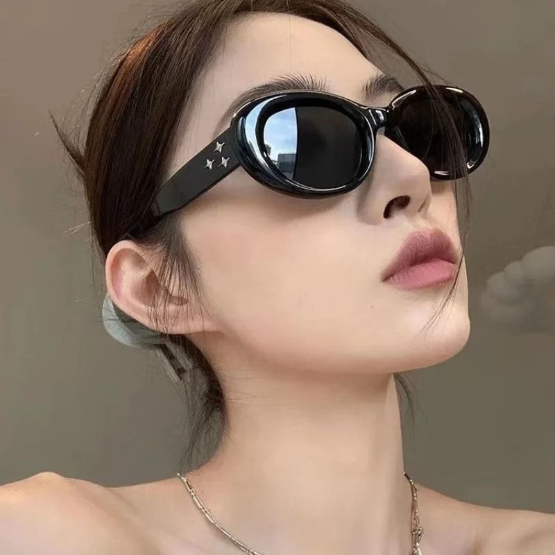 Modische ovale Sonnenbrille mit kleinem Rahmen, Retro-Sonnenbrille für Damen/Herren