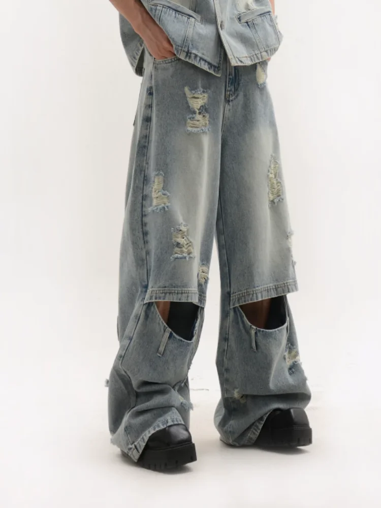 Immagine 5: Set giacca e pantaloni in denim lavato e effetto distressed da uomo per l'estate, con fori effetto distressed e look street style, con loo