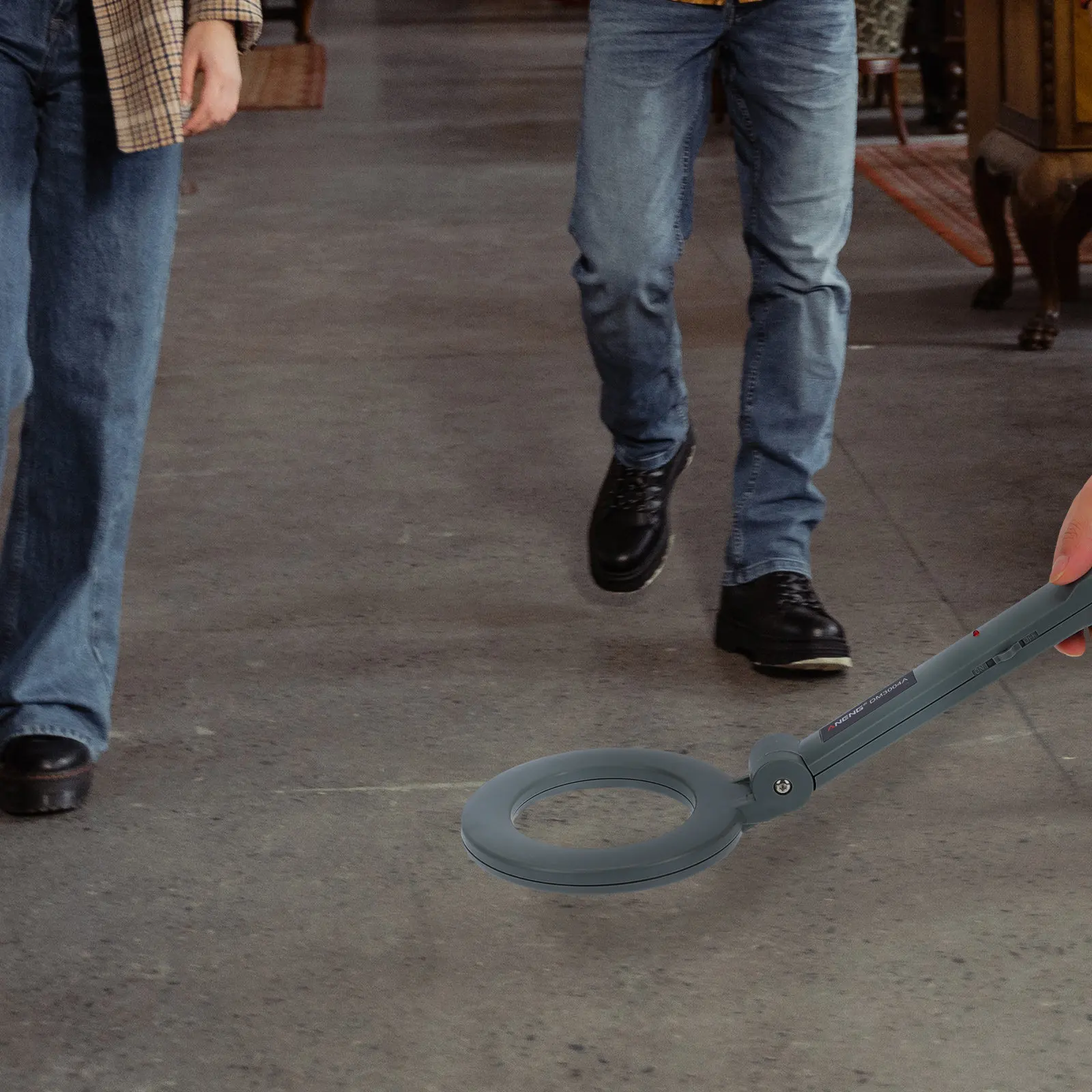 1pcs-handheld-metal-scanner-high-sensitivity-safety-inspection-tool-for-hotel-airport-mall-gold