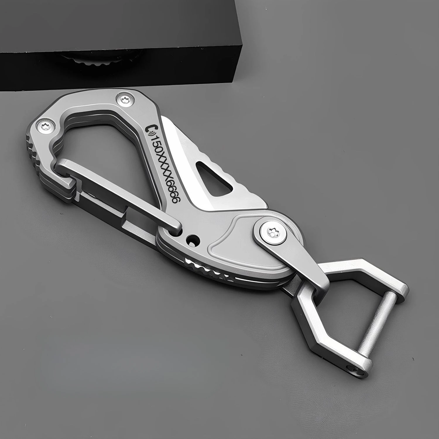 

Titanium Buckles EDC Outdoor Tool Multifunctional Titanium Alloy Tools Keychain Tiranium Folding Tool Buckle Keychain Pendant
